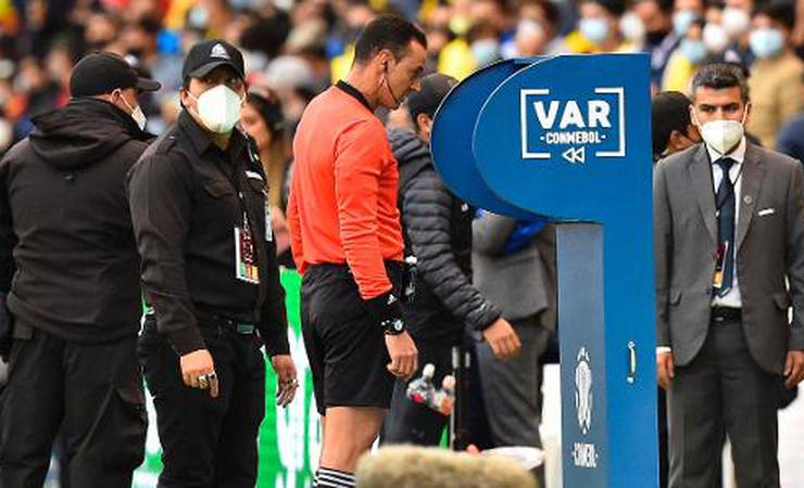 Por que não há VAR na primeira fase da Libertadores e da Sul-Americana