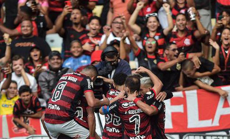 Flamengo cresce coletivamente em ótima tarde de João Gomes e Arrascaeta