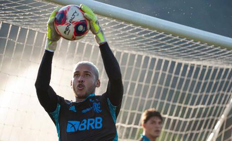 Com Ceni, jovem goleiro do Fla vai de quarta opção à alternativa em final
