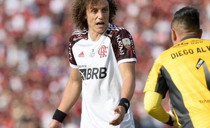 Fla busca superar problemas por melhoria na zaga para a próxima temporada