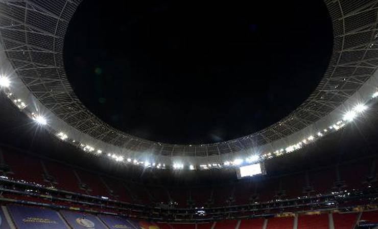 Flamengo planeja volta gradual de torcida sem contar com lucro garantido