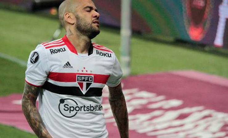 Rocha: Dani Alves vai, David Luiz vem. Fla e São Paulo em caminhos opostos