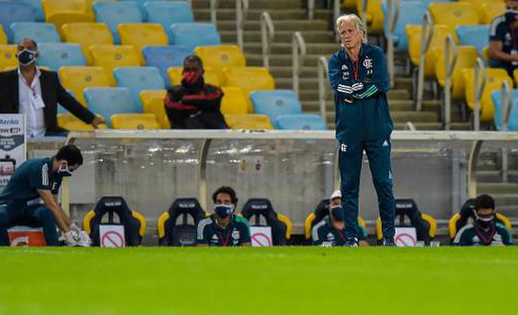 Jesus defende decisão do Fla em volta ao futebol: 'É fazer como o Fla faz'