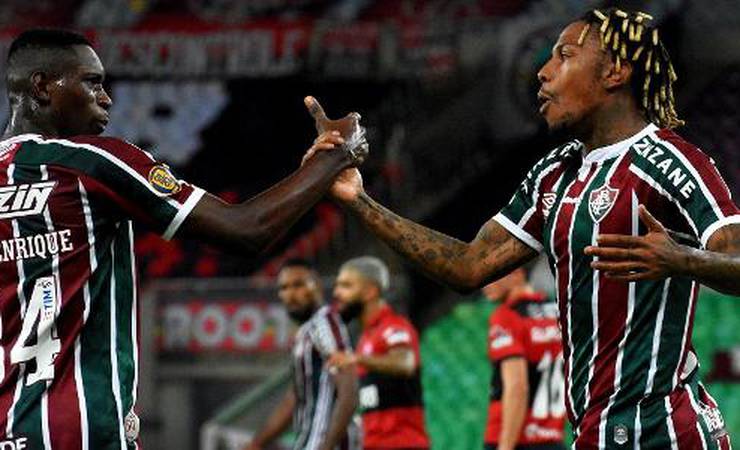 Fluminense mostra mais equilíbrio e soluções no elenco que o Flamengo blasé