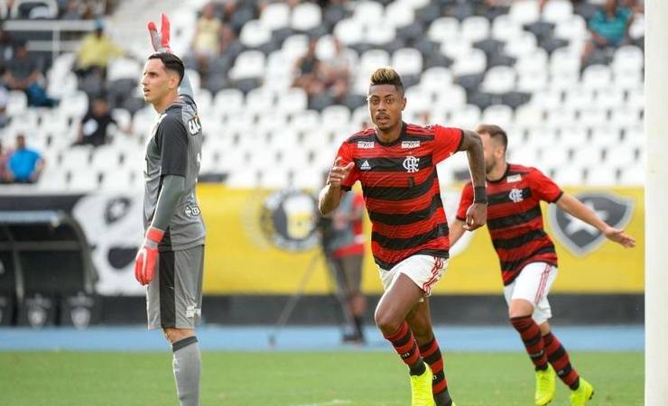 Pressionado, Fla tenta superar desfalques contra Botafogo pouco agressivo