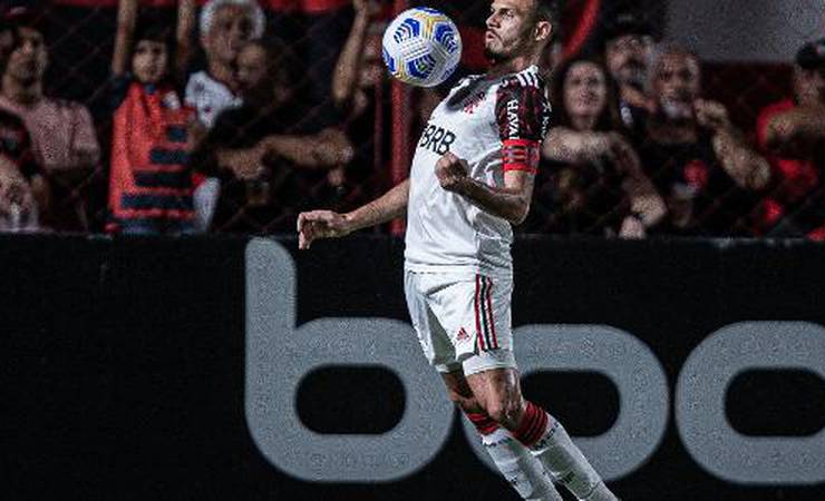 Renê pede reflexão no Flamengo após fim de 2021: "temos de reavaliar"