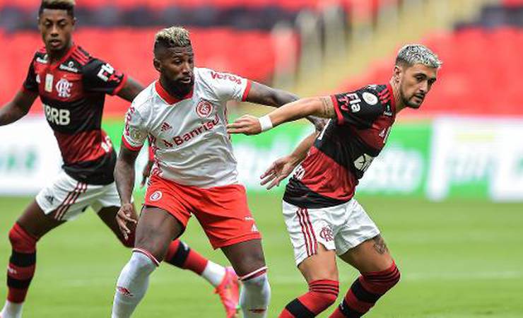 Arrascaeta empata o jogo para o Flamengo contra o Internacional; assista