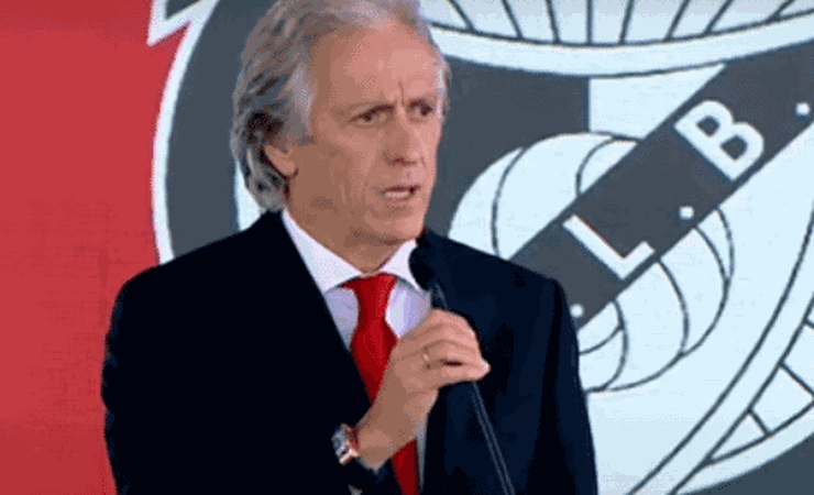 Jorge Jesus é apresentado no Benfica e deseja sorte a Torrent no Flamengo