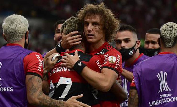 Trajano: "2 a 0 é um placar legal, mas o Flamengo tem que abrir o olho"