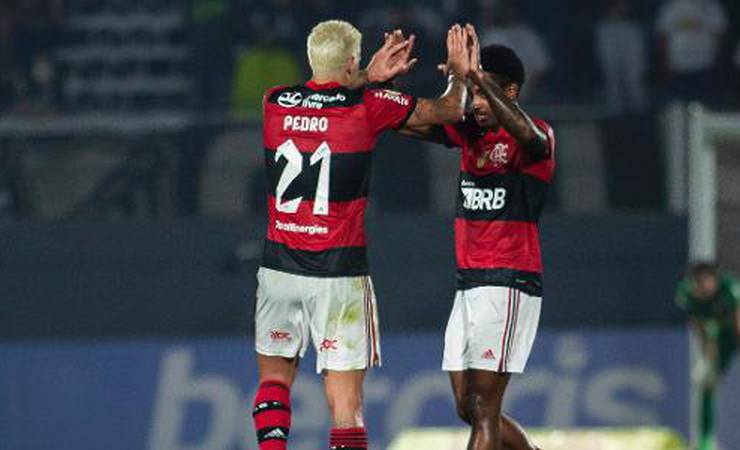 Vitinho iguala Arrascaeta como líder de assistências do Flamengo