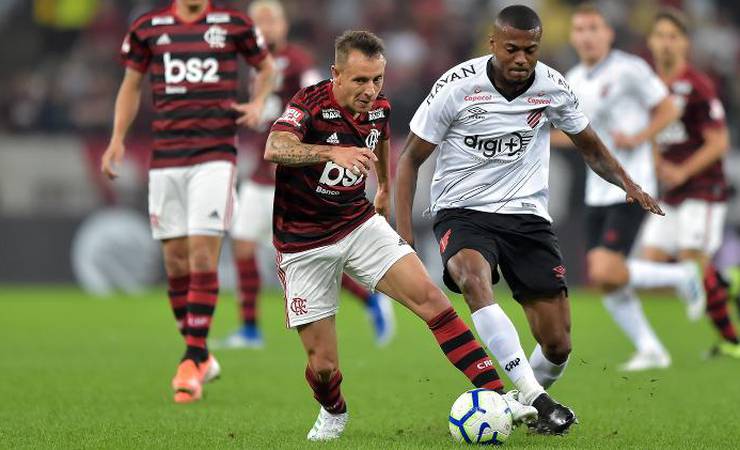 Como eliminação pode impactar ano de Palmeiras e Fla? Blogueiros opinam