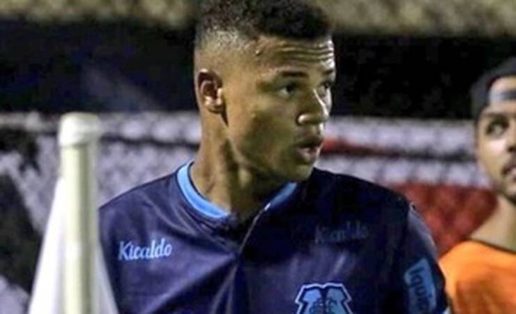 Flamengo contrata lateral-direito Jadson, do Santa Cruz