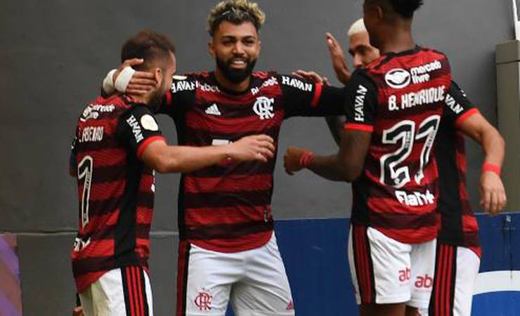 Vitão diz que VAR anulou gol legal de Gabigol: 'mudou o resultado'