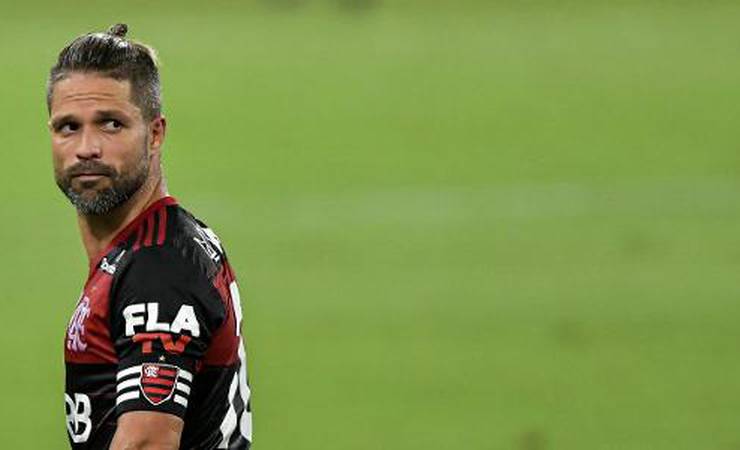 Diego cresce 'no grito' e na bola como líder do Flamengo