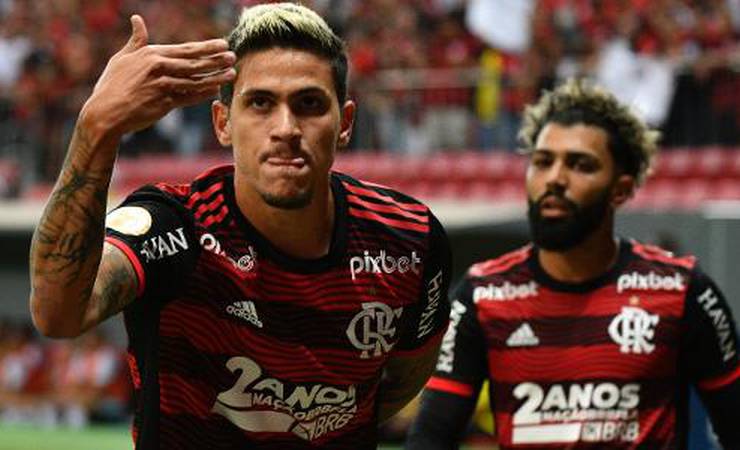 Flamengo volta a quebrar recorde de público do ano em goleada
