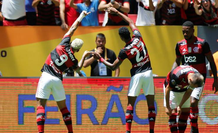 Flamengo domina o Athletico-PR, faz 3 a 0 e conquista a Supercopa do Brasil