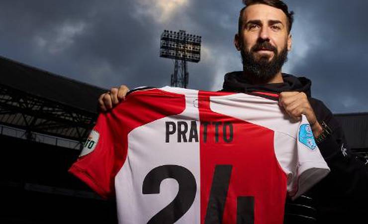 Vélez negocia com Pratto, que pode reencontrar Flamengo na Libertadores