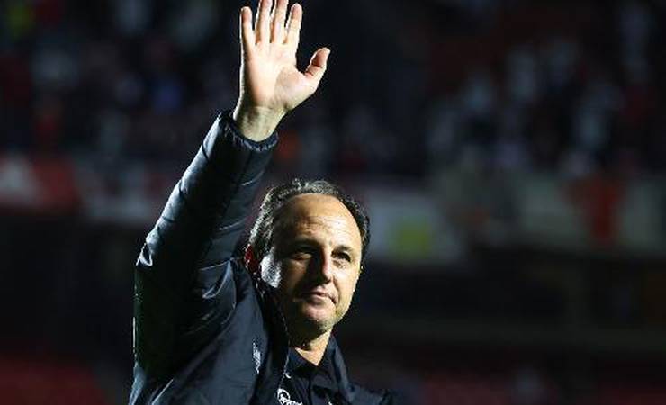 Tabu, polêmica e freguesia: Ceni revê o Flamengo com Renato já contestado