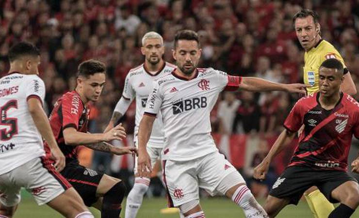 Flamengo de Dorival tem números superiores aos do Athletico de Felipão