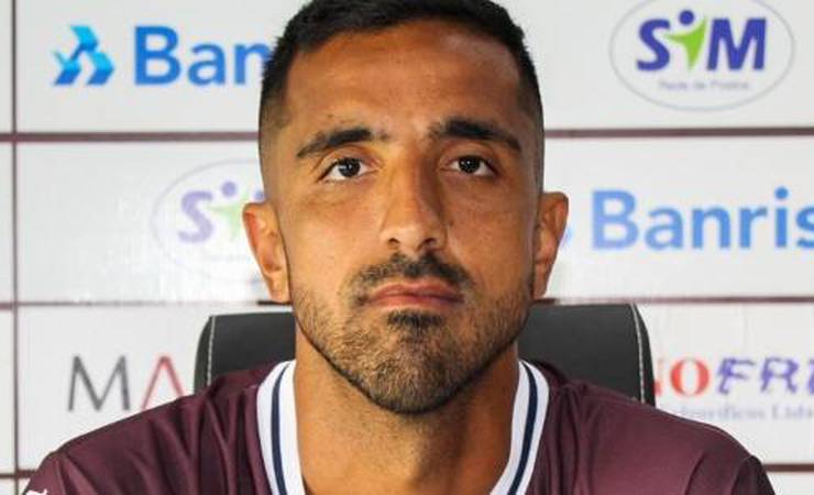 Zagueiro do Caxias é cria do Flamengo e presenciou 'curva' de Joel Santana