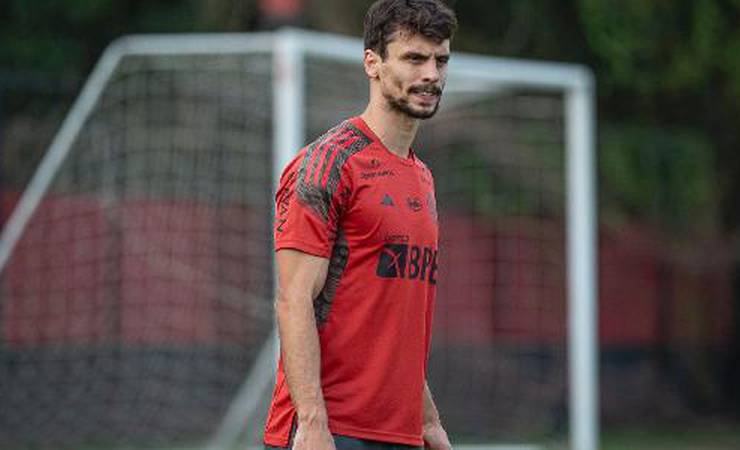Rodrigo Caio treina no Ninho, mas Flamengo evita precipitar retorno