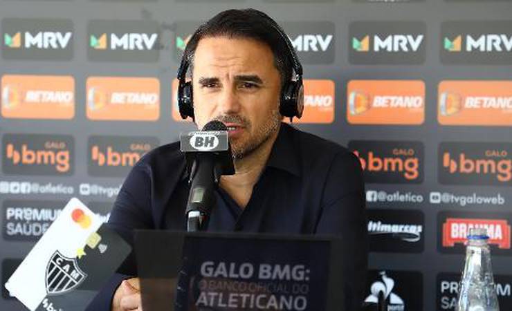 Mauro Cezar: No futebol brasileiro os dirigentes disputam quem reclama mais