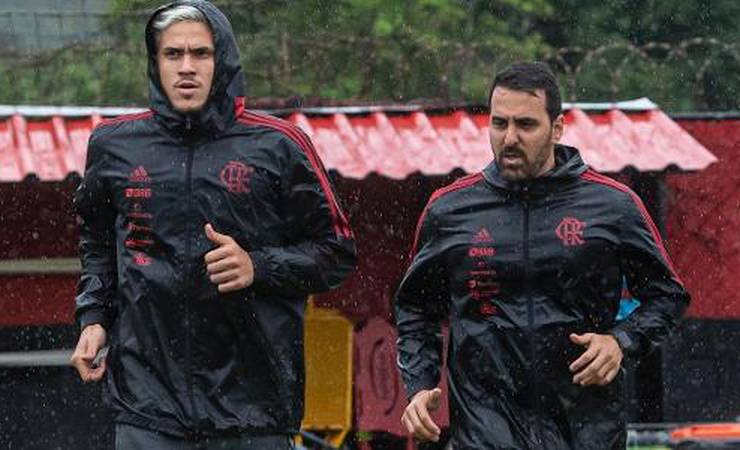 Pedro dá sinais de melhora e viaja para jogo do Flamengo contra Athletico
