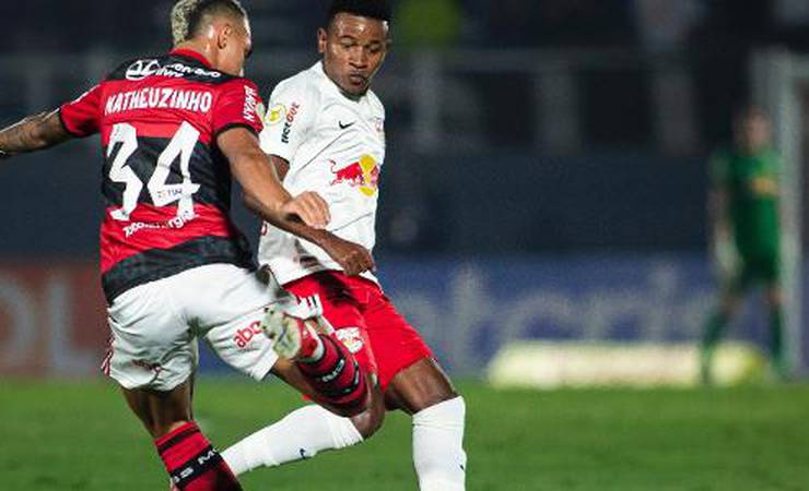 Flamengo empata com o Bragantino e perde chance de encostar no Atlético-MG