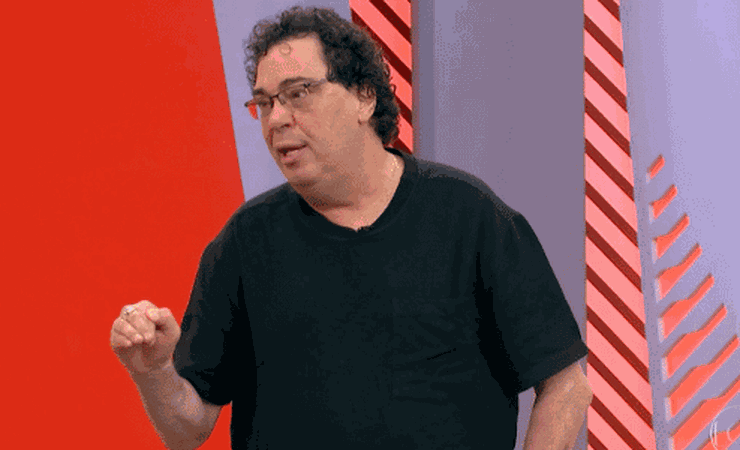 Casagrande critica Fla por volta aos treinos e canta 'Que país é esse?'