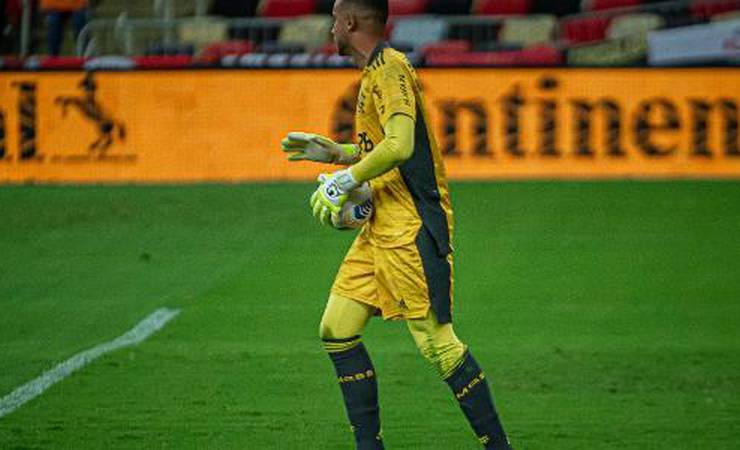 Goleiro do Flamengo é contratado pelo Sampaio Corrêa