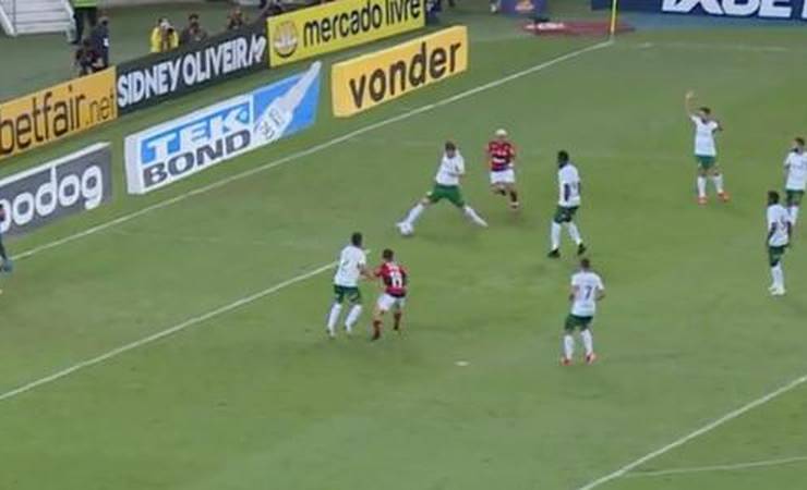 Gol do Flamengo contra Cuiabá foi legal? Ex-árbitros analisam lance