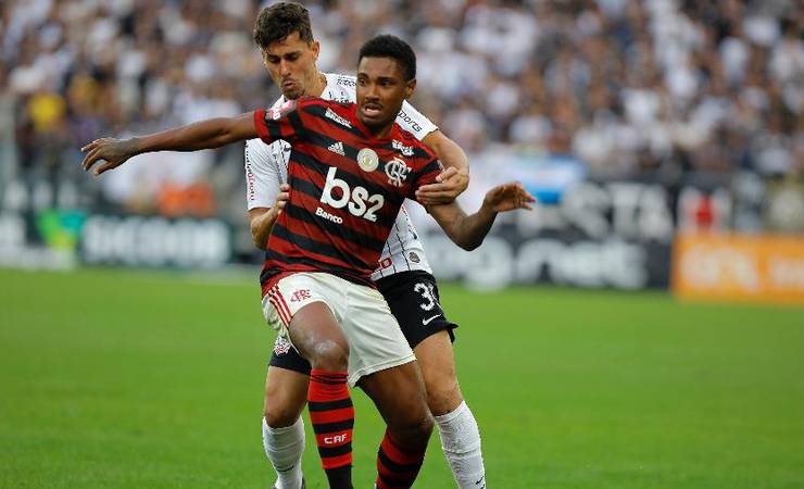 Flamengo constata lesões, e Vitinho passará por cirurgia no joelho