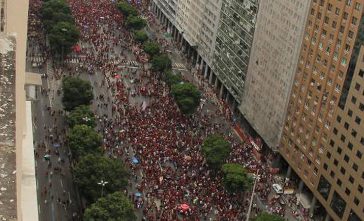 Prefeito do Rio, Eduardo Paes dá 'ok' para festa do título do Fla no Centro