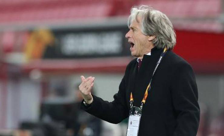 Vice do Benfica: 'Jesus terá que reconquistar a confiança dos torcedores'