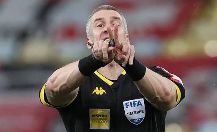 Mauro Cezar: Daronco sacrificou o futebol para proteger a arbitragem