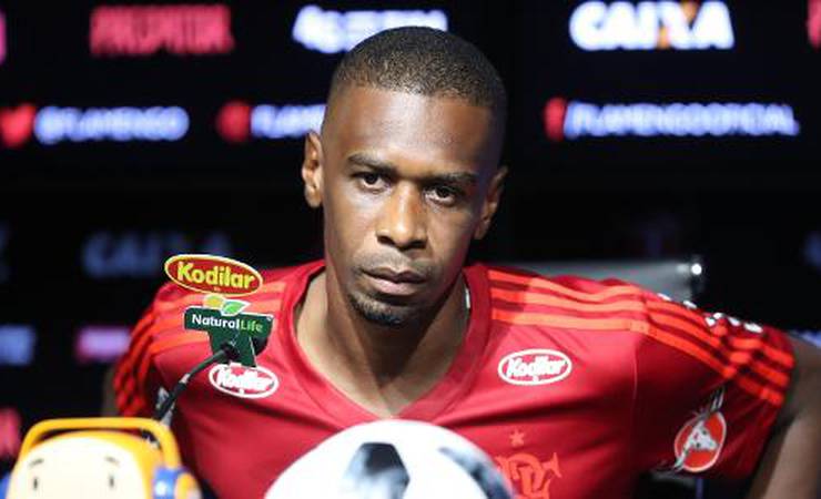 Juan ajudou Fla a consultar Bayer Leverkusen sobre como voltar aos treinos