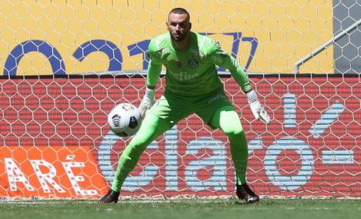 Trajano: "Monstro, Weverton é o melhor goleiro brasileiro da atualidade"
