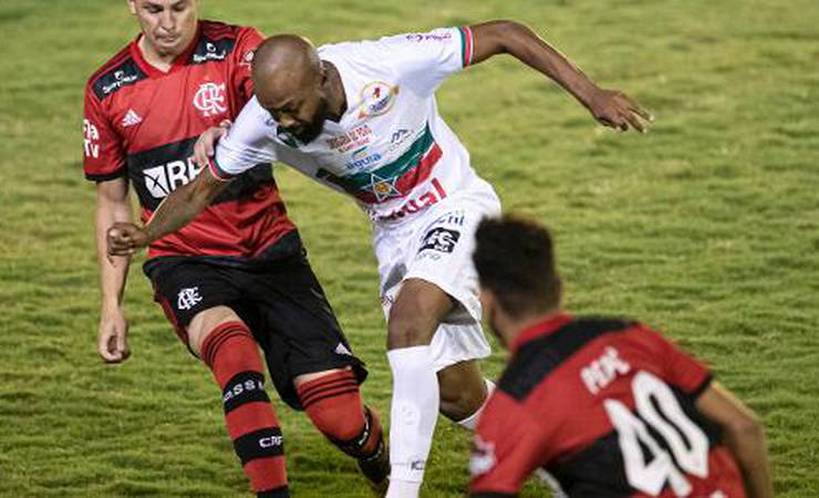 Flamengo acerta empréstimo de Hugo Moura ao Athletico-PR