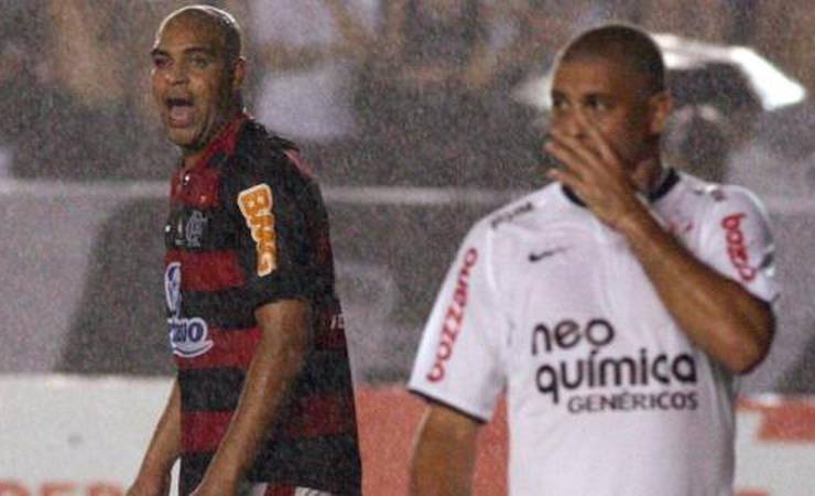 Duelo Adriano x Ronaldo pela Libertadores e no Maracanã completa 10 anos