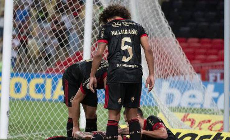 Flamengo tem 10 desfalques contra a Chape e reforça cuidados contra lesões
