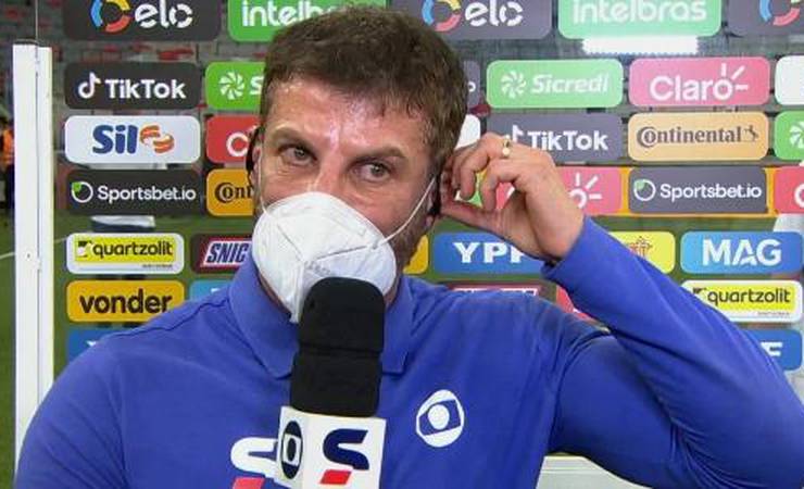 Pedrinho diz que Paulo Sousa muda o jogo sem substituir jogadores no Fla
