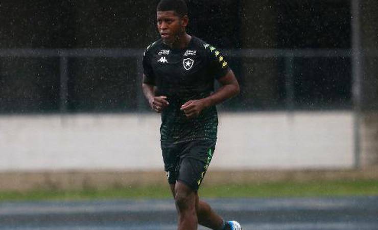 Botafogo pode rescindir contrato com Cortez? Especialistas explicam