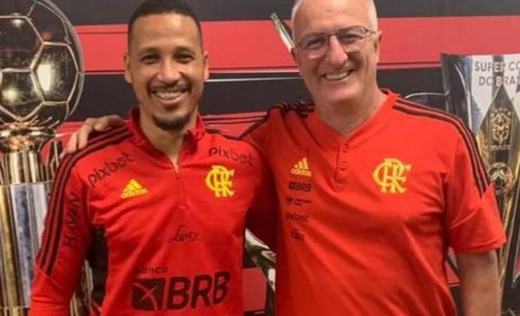 Flamengo demite roupeiro por pré-candidatura a deputado estadual