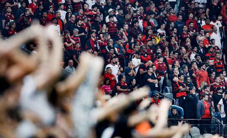 Flamengo e Corinthians enaltecem origem popular, mas final é só para sócios