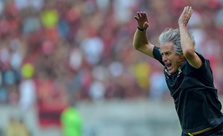 Jesus tenta justificar fama de "Rei de Copas" para devolver paz ao Flamengo