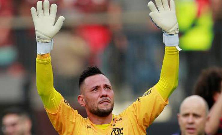 Flamengo vira a página após "fico" de Jesus e crê em avanço por Diego Alves