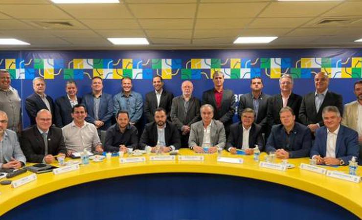 Clubes racham por criação de liga após 'telefone sem fio' entre grupos