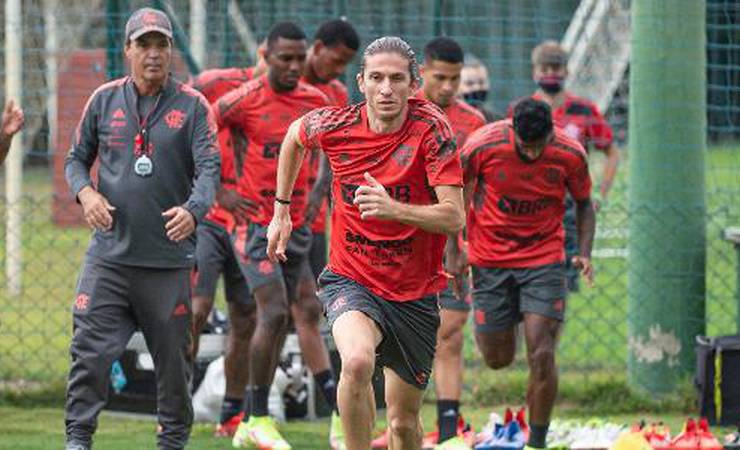 Trajano: Próximo técnico do Flamengo terá a missão de renovar o elenco