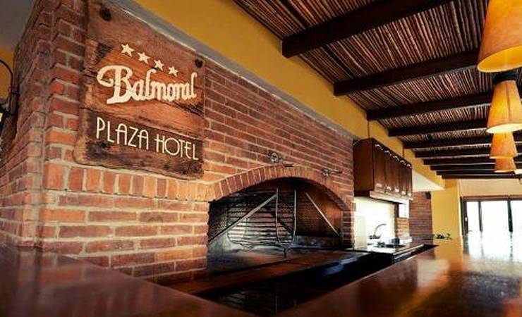 Torcedores do Fla fecham "hotel fantasma" no Uruguai e ficam sem hospedagem