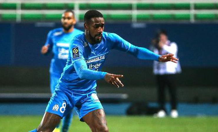 Flamengo reduz dívida em R$ 127 milhões no ano com venda de Gerson
